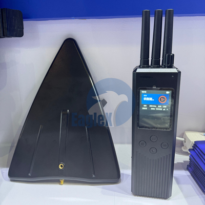 2.4GHz 5.8GHz تجهیزات تشخیص هواپیماهای بدون سرنشین 2000m دستگاه تشخیص هواپیماهای بدون سرنشین دستی