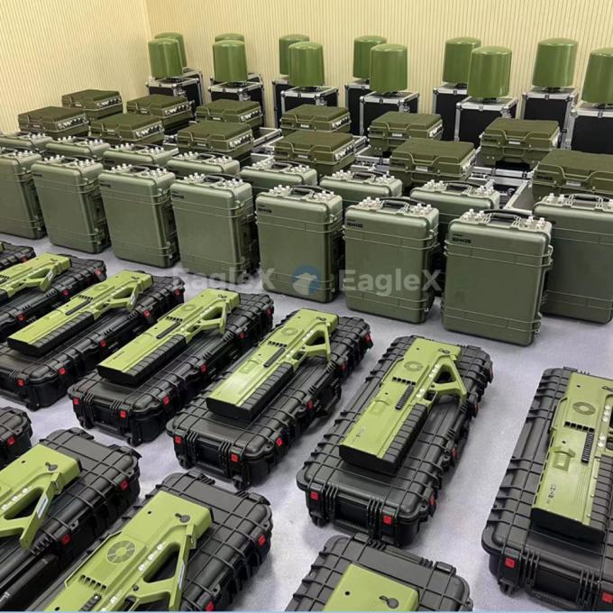 3 کيلومتر-5 کيلومتر دستي درون شناسه 900 ميگاهرتز 1.5 گيگاهرتز 2.4 گيگاهرتز 5.8 گيگاهرتز Jammer Gun همه در يک 1