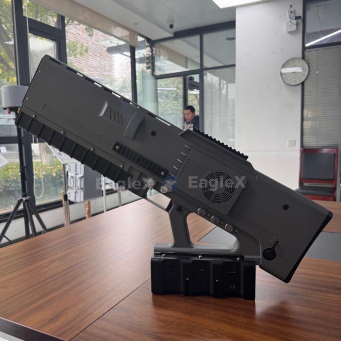 راه حل دفاعی بدون سرنشین قابل حمل 36 ساعت برای کنسرت های پلیس نظامی 1-3KM FPV Drone Jammer با آشکارساز تشخیص 5KM 1