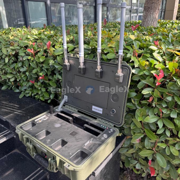 8KM FPV Drone Detection Range قابل حمل دستي UAV Drone Detector برای کنسرت، پلیس، سربازان، ماشین 1